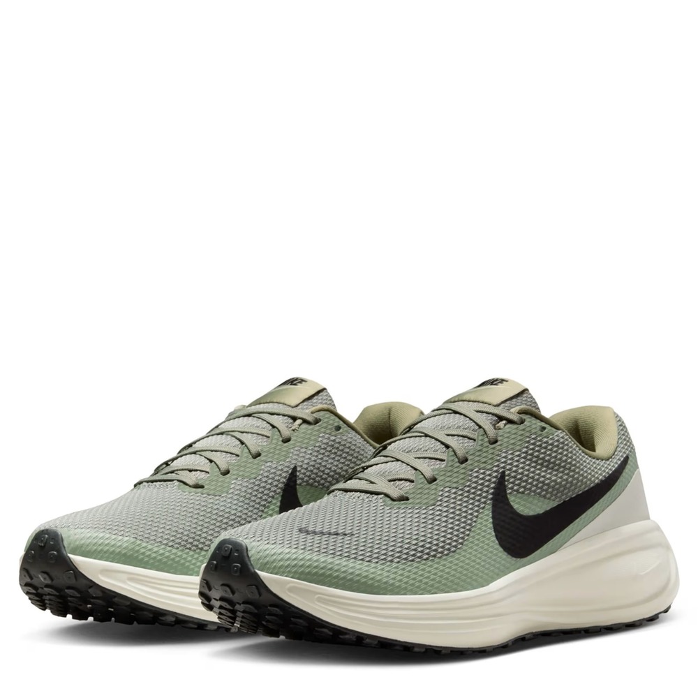 SIZE 10 - NIKE MENS REVOLUTION 8 RUNNING SHOE
